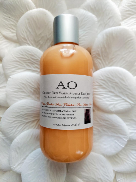 Organic Deep Warm Muscle + Pain Jelly - An orchestra of essential oils brings that warm relief
